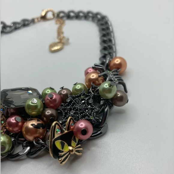 BETSEY JOHNSON Halloween 2023 Revival Retired Charm Statement Necklace NEW NWT - Picture 8 of 16